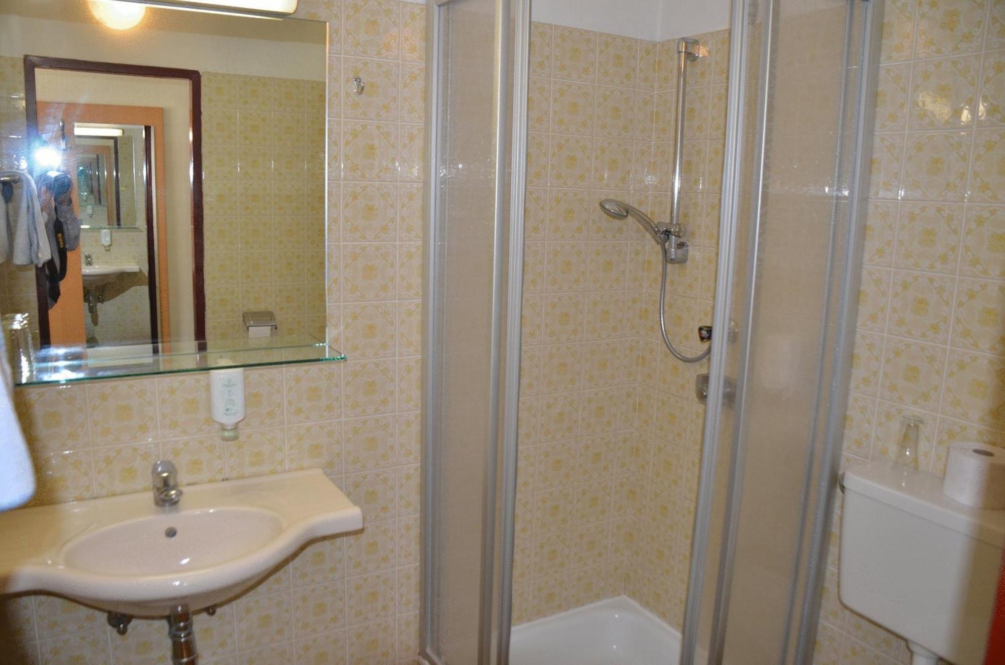 Hotel Garni Bad Schallerbach Dış mekan fotoğraf